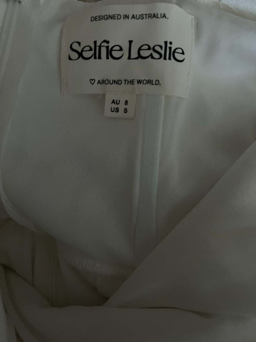 Selfie Leslie - Picture 3 of 5